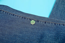 Load image into Gallery viewer, Aromantic Flag - Peace Cube Pin-Pride Pin-PCZC_AROM
