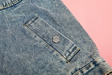 Load image into Gallery viewer, Demigirl Flag - Medal Cube Pin-Pride Pin-PCMC_DEMG