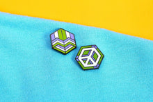 Load image into Gallery viewer, Genderqueer Flag - Medal Cube Pin-Pride Pin-GENQ_ED4