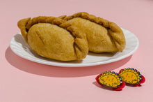 Load image into Gallery viewer, Singapore Classics Bundle-Pride Pin-SGC_BUND1