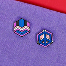 Load image into Gallery viewer, Genderfluid 4th Edition Proud Cube set, Rubik's Cube, Medal Cube
