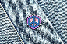 Load image into Gallery viewer, Genderfluid Flag - Peace Cube Pin-Pride Pin-PCZC_GENF
